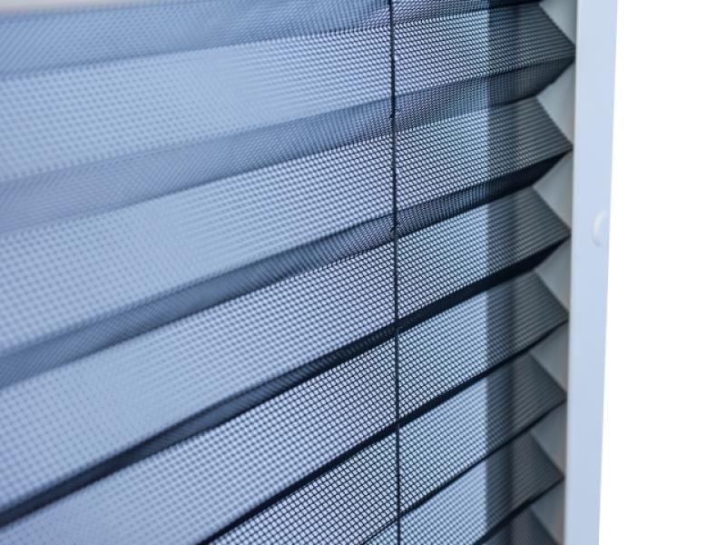 Fris de lente in: horren plaatsen zonder boren in je kunststof kozijnen