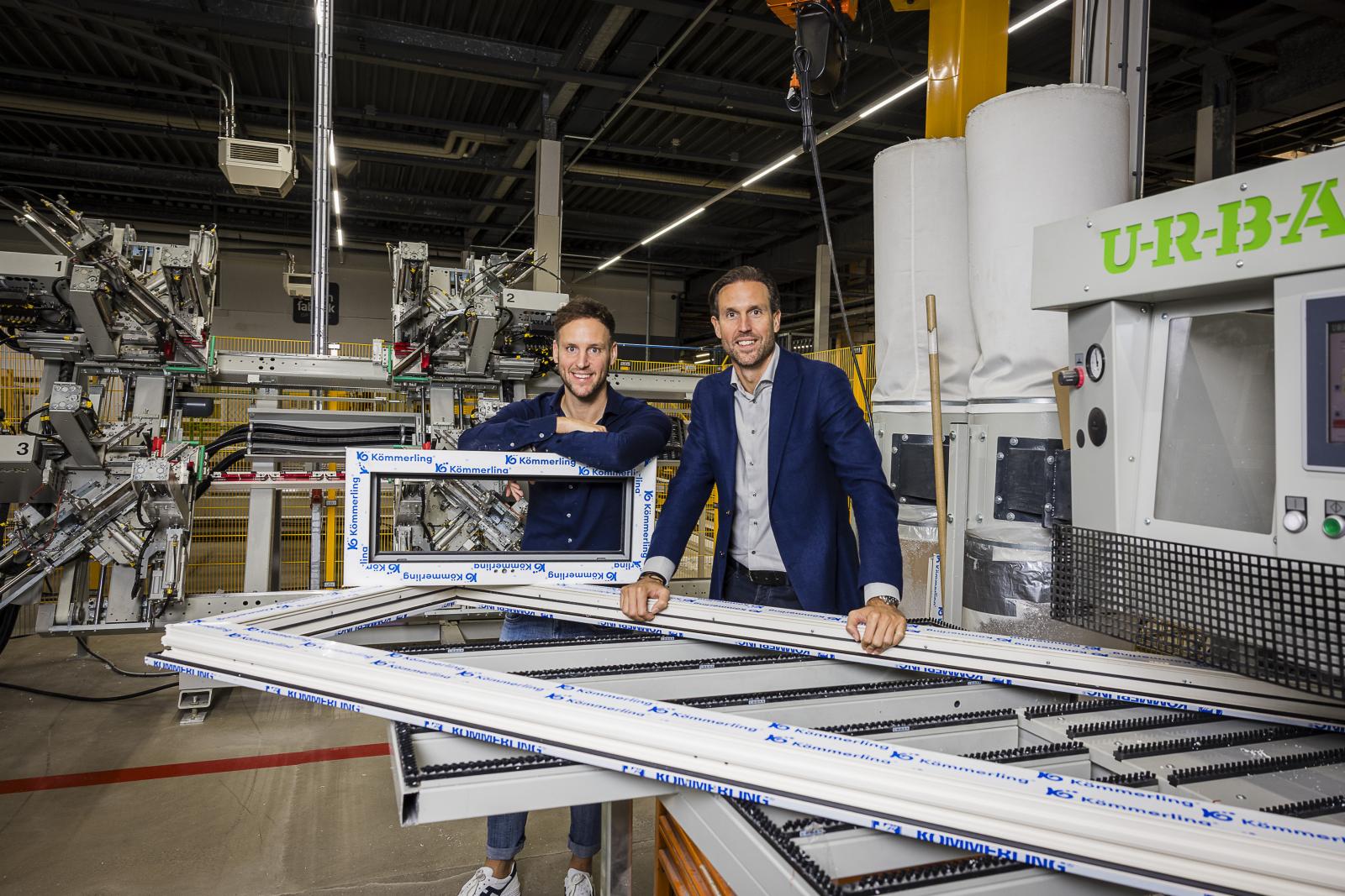 Kozijn + 2 draaikiepramen + 1 vastglas – foto 1